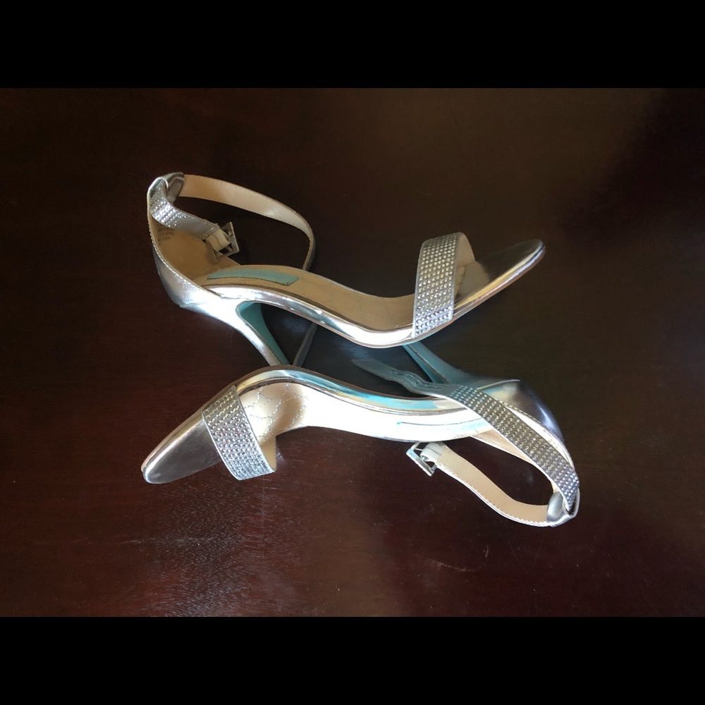 Betsey Johnson silver heel